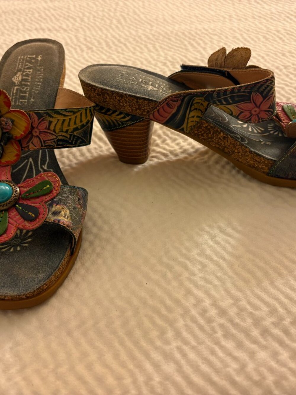 Sandals, L'Artiste